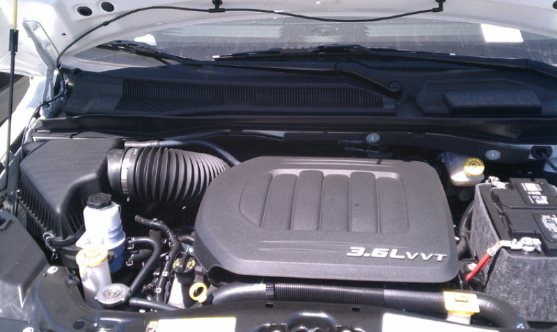 Volkswagen Routan Performance Air Intake - K&N Engineering - Drop-in Replacement High-Flow Air Filter - 2011